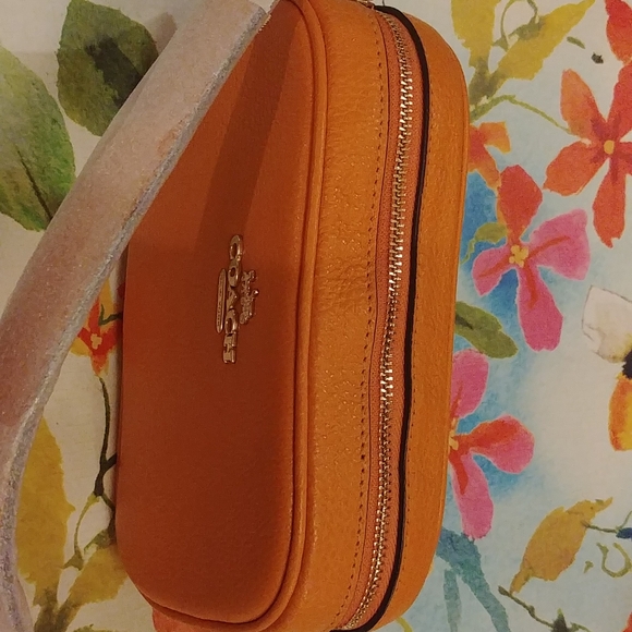 NWT Coach Orange Leather Wristlet - Picture 4 of 7
